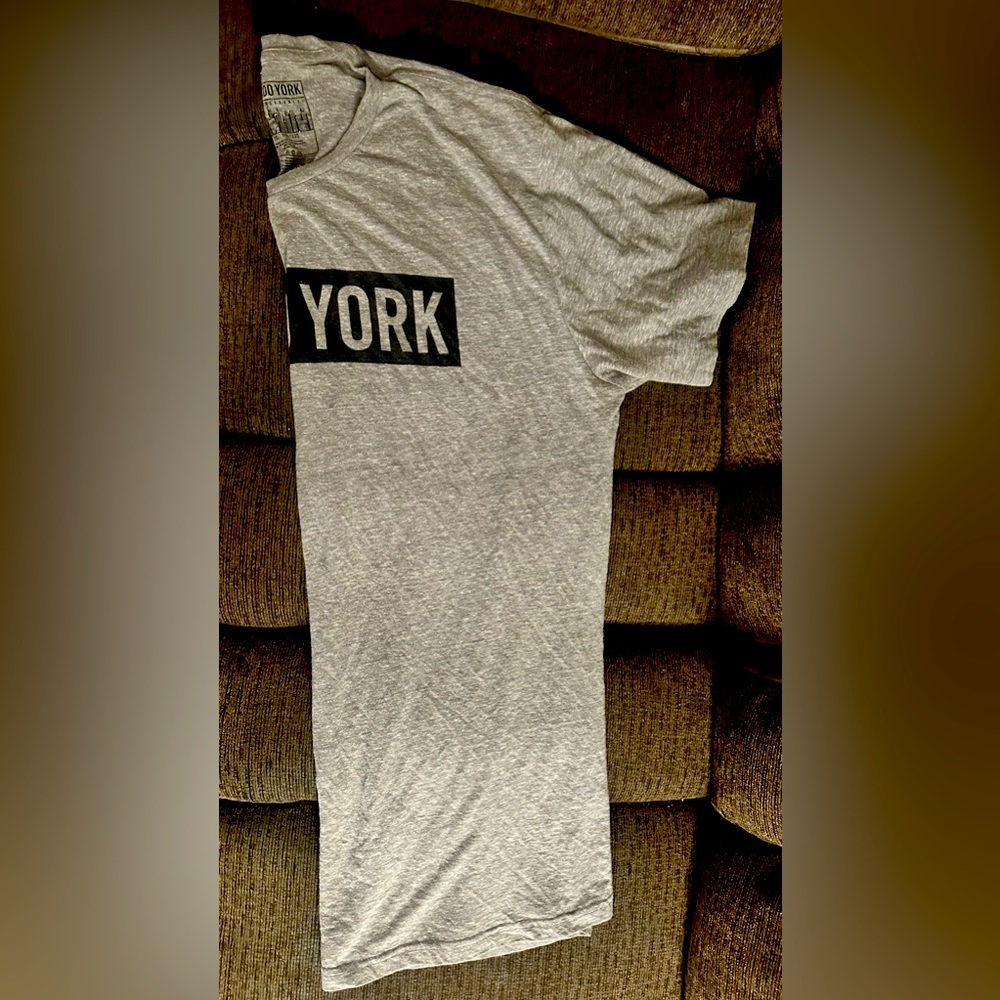 Zoo York t shirt